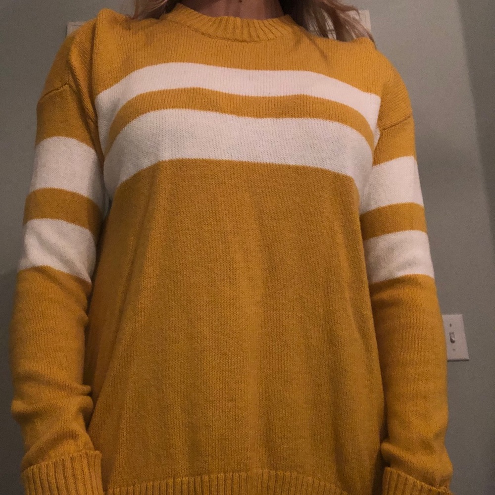 American Eagle sweater